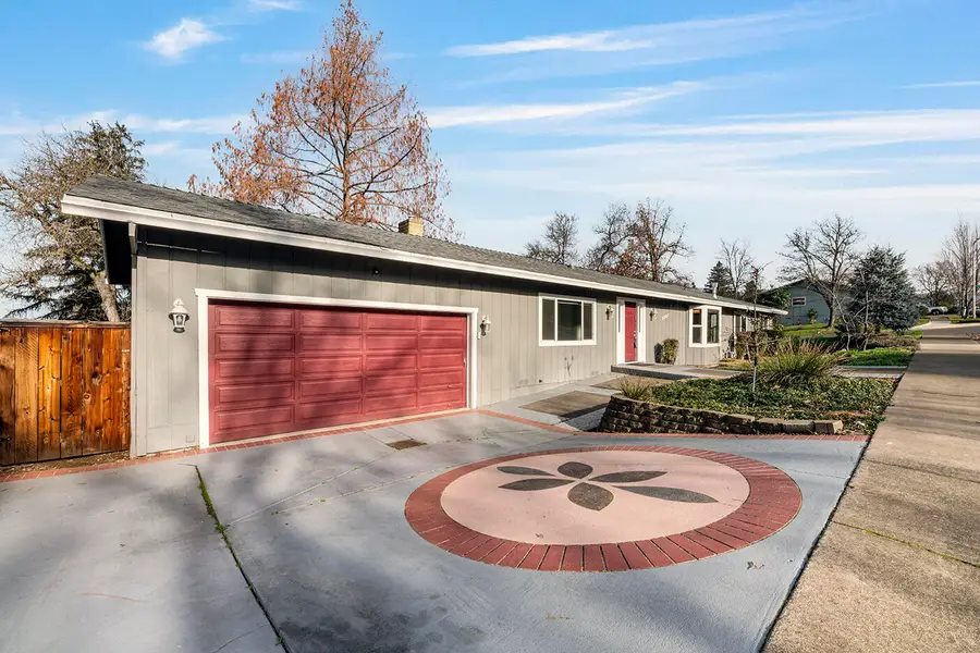 2381 Brentwood Street, Medford, OR 97504 - #2