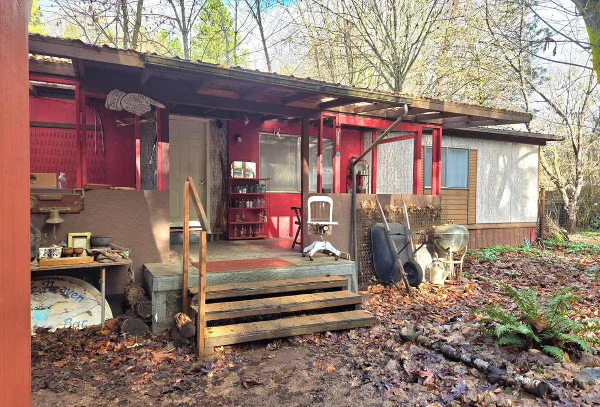 139 S Sawyer Avenue, Cave Junction, OR 97523 - Image #1