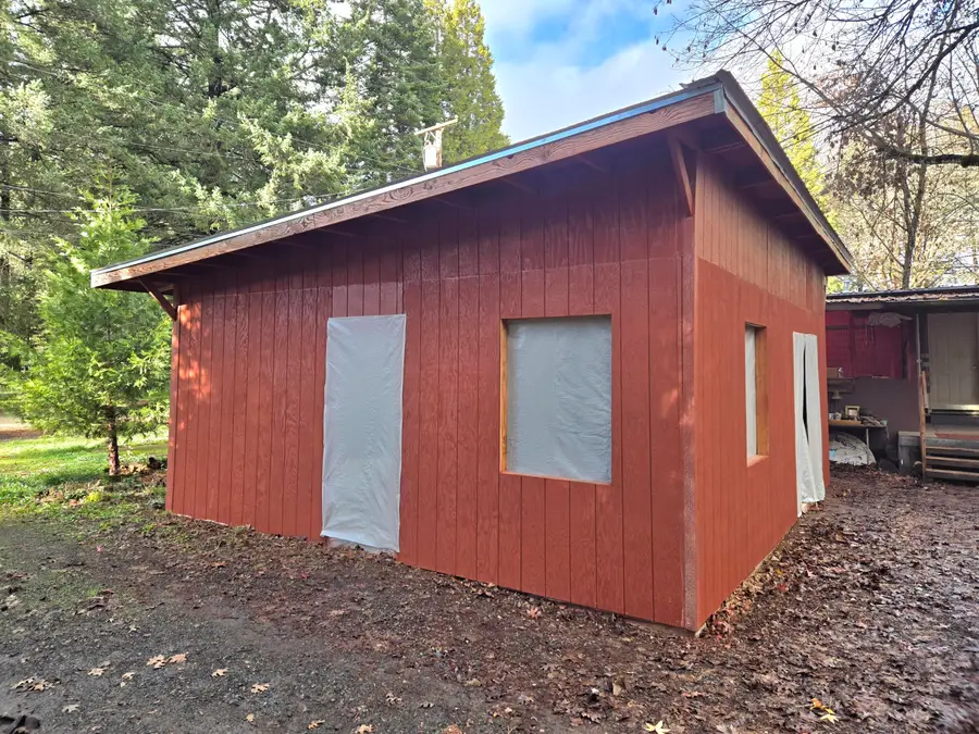 139 S Sawyer Avenue, Cave Junction, OR 97523 - Image #3