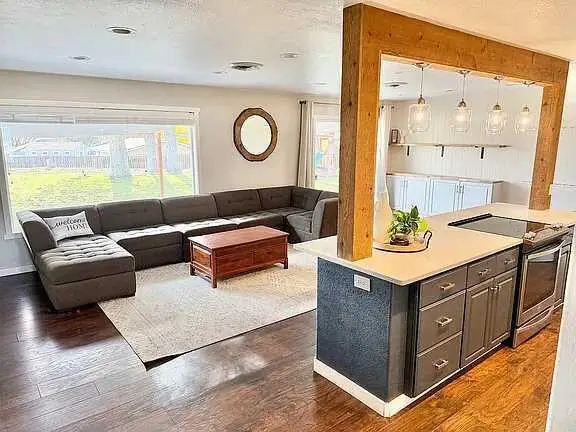 825 W Ridgeway Avenue, Hermiston, OR 97838 - #3