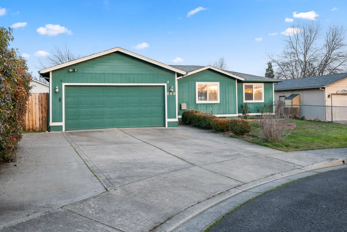 250 Tierra Circle, Eagle Point, OR 97524 - #1