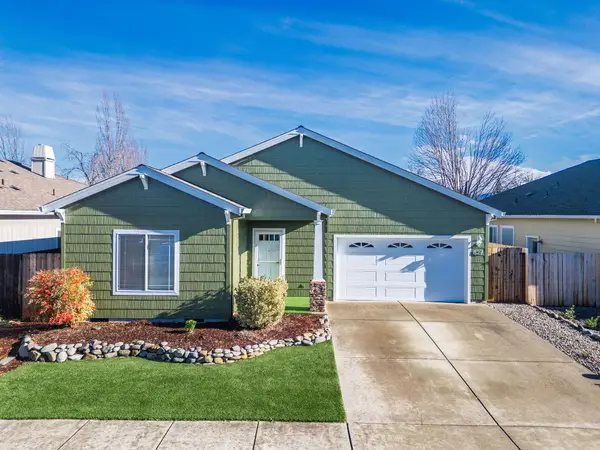 827 Isherwood, Central Point, OR 97502