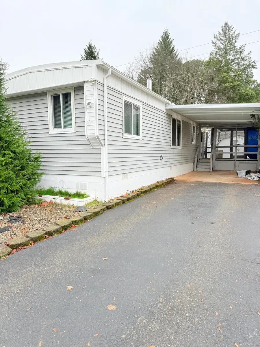 222 Ollis, Cave Junction, OR 97523 - Image #3