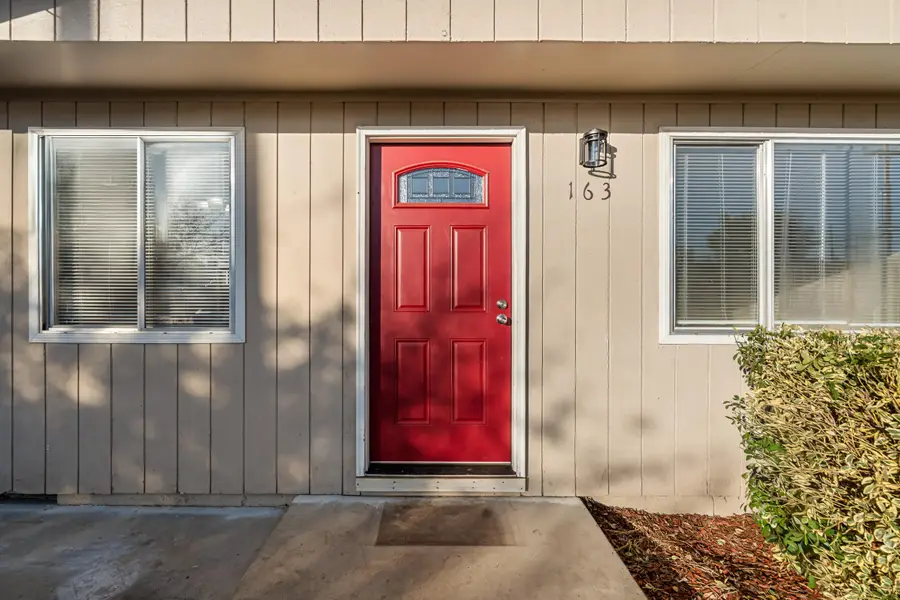 163 Berrydale, Medford, OR 97501 - Image #2