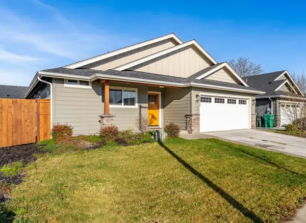 1876 SW Mistybrook, Grants Pass, OR 97527