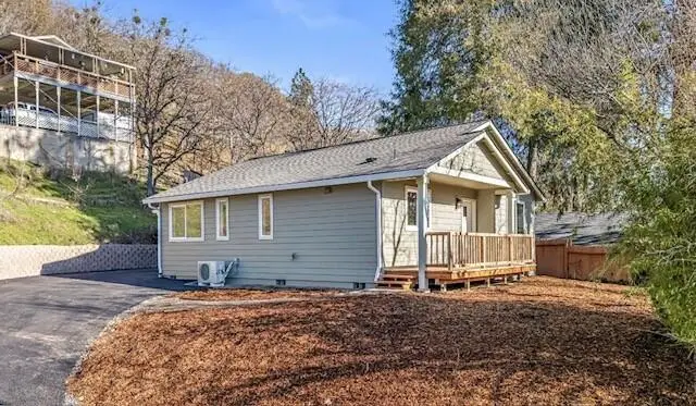 891 N 6th, Gold Hill, OR 97525 - Image #1