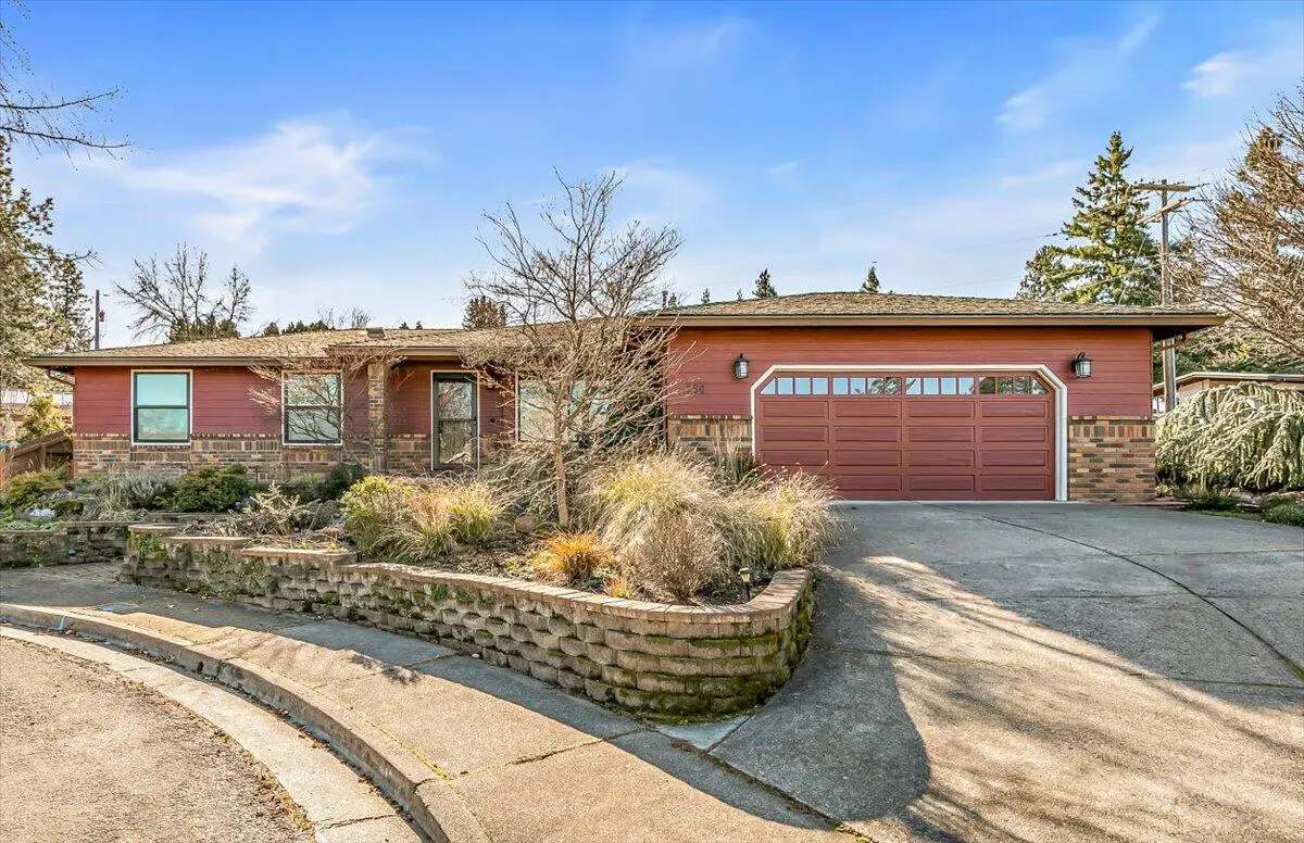 780 Oakway, Ashland, OR 97520 - Image #1