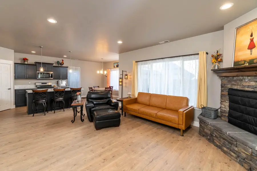 20594 SE Slate, Bend, OR 97702 - Image #3