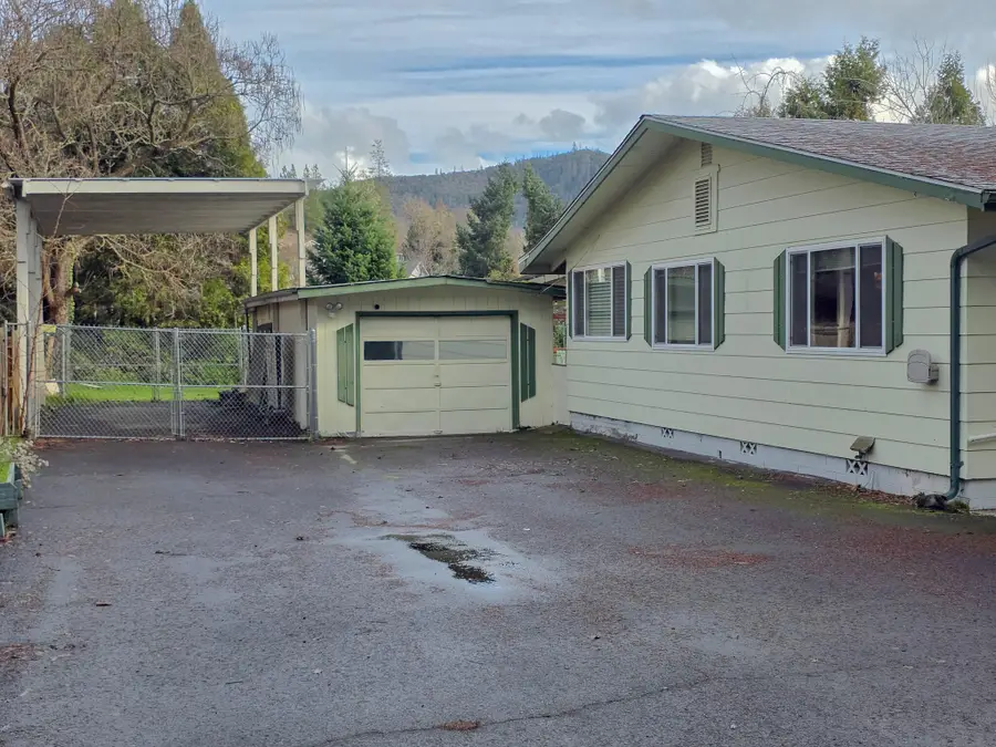 512 Pine, Rogue River, OR 97537 - Image #2