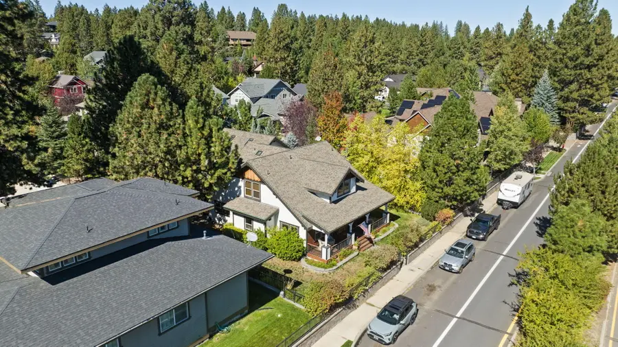 2405 NW Skyline Ranch, Bend, OR 97703 - Image #2