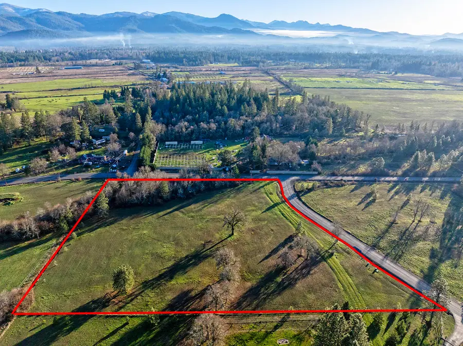 161 Sparky, Cave Junction, OR 97523 - Image #3