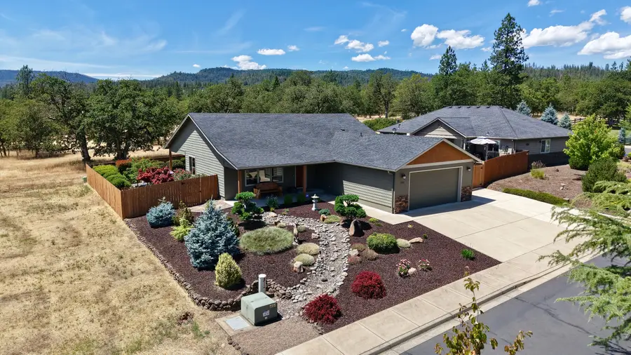 202 White Oak, Shady Cove, OR 97539 - Image #3