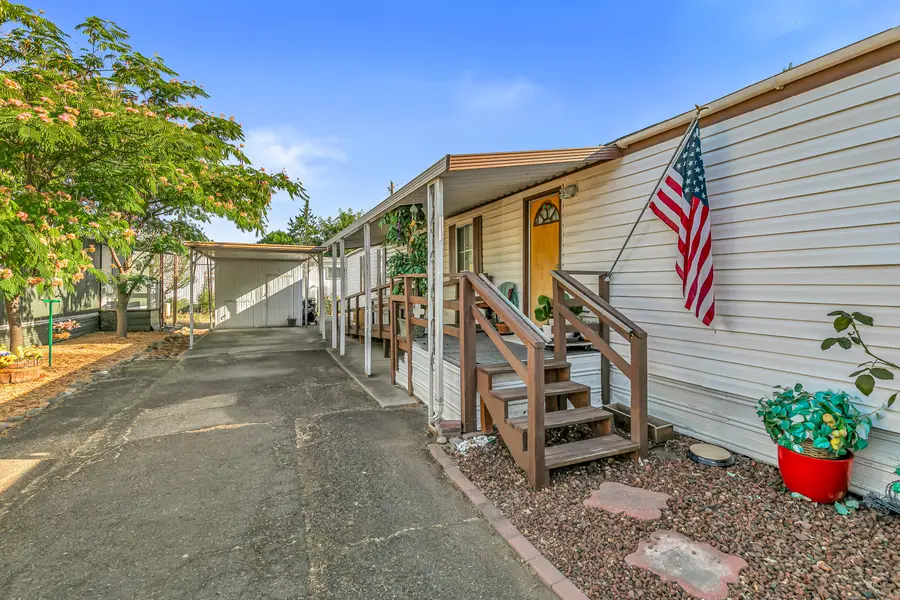 2385 Table Rock, Medford, OR 97501 - Image #2