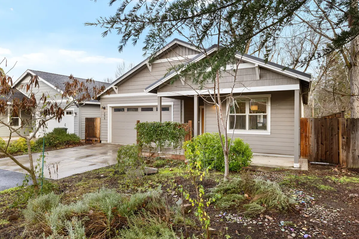 295 S 1st, Talent, OR 97540 - Image #1