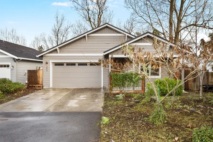 295 S 1st, Talent, OR 97540 - Image #3