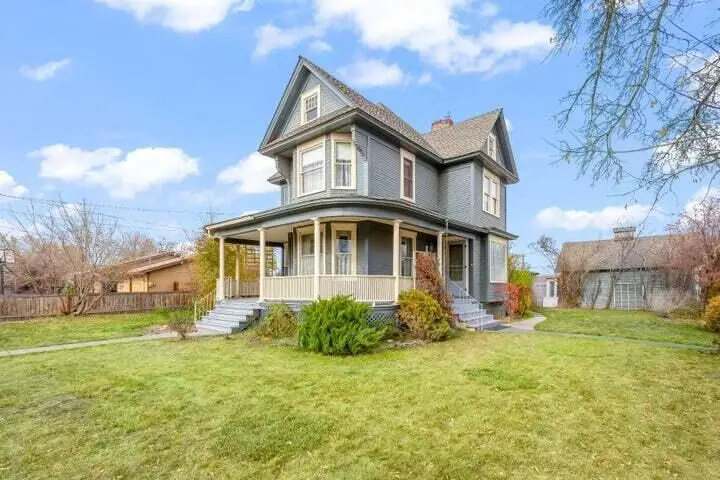 305 W 1st, Prineville, OR 97754 - Image #2