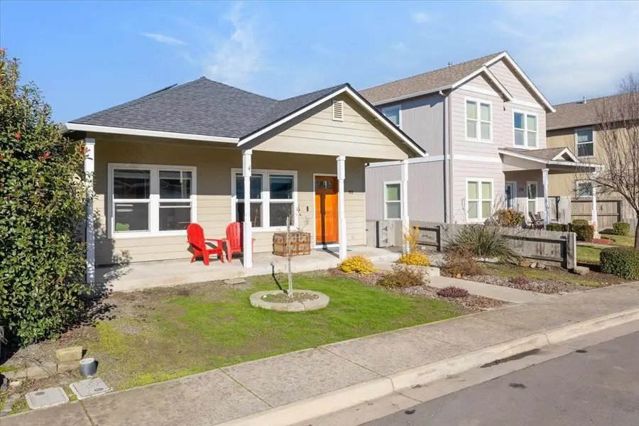 369 Cascade, Central Point, OR 97502 - Image #3