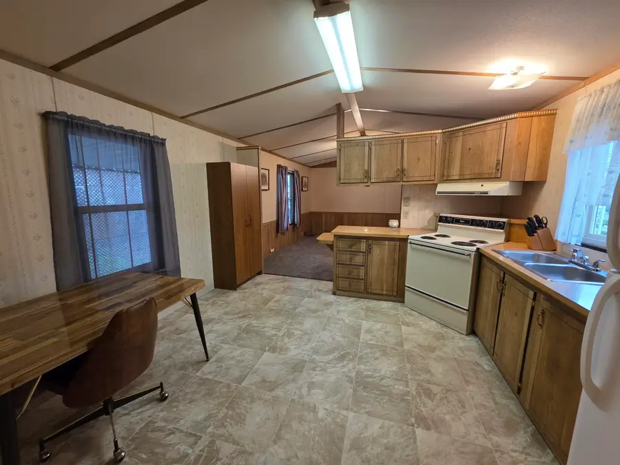 301 Freeman, Central Point, OR 97502 - Image #3