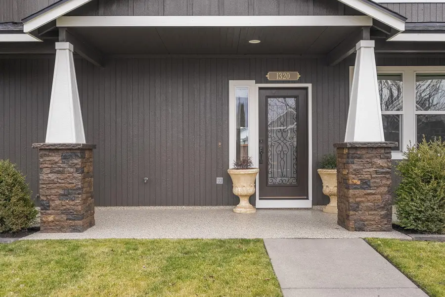 1320 NE 3rd, Redmond, OR 97756 - Image #3