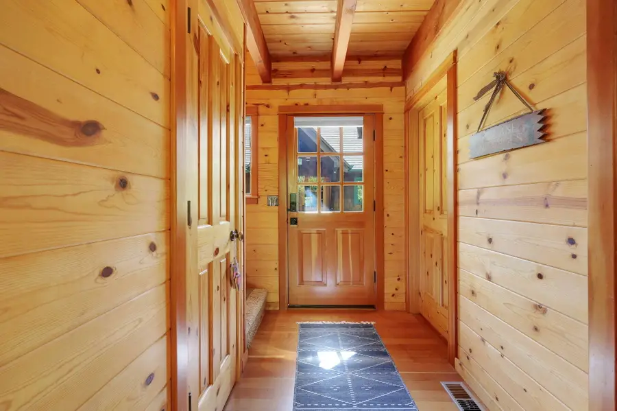 56411 Mckenzie Hwy, McKenzie Bridge, OR 97413 - Image #3