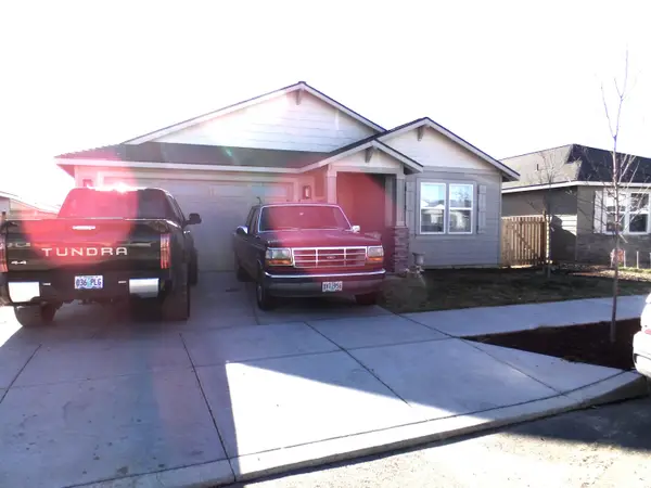 3178 NW Dogwood, Redmond, OR 97756