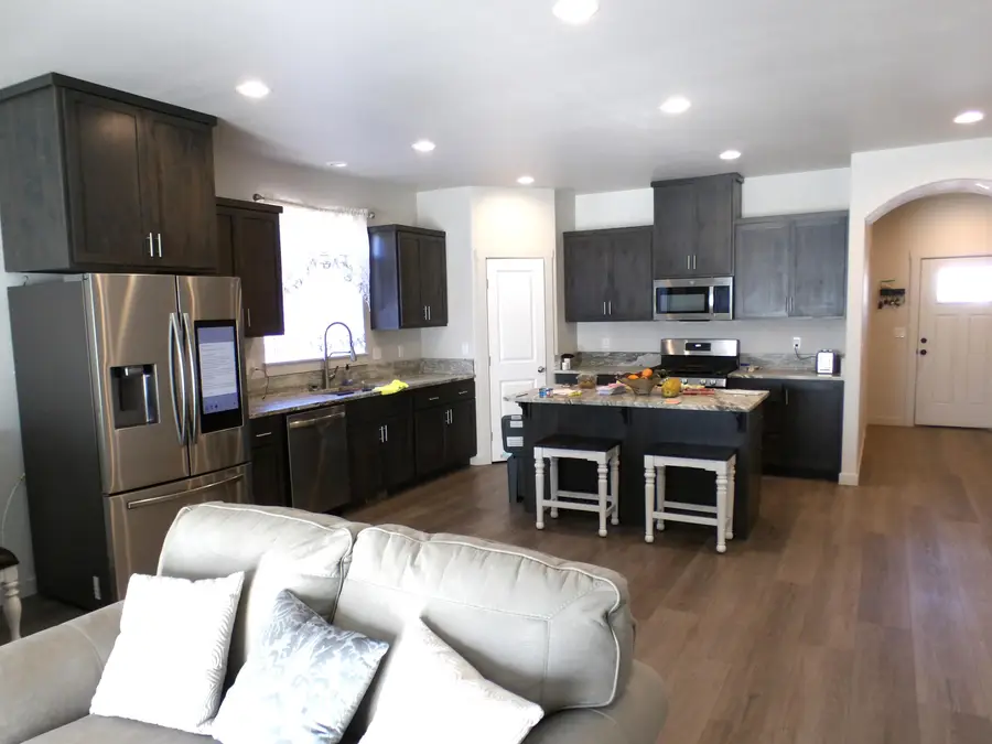 3178 NW Dogwood, Redmond, OR 97756 - Image #2