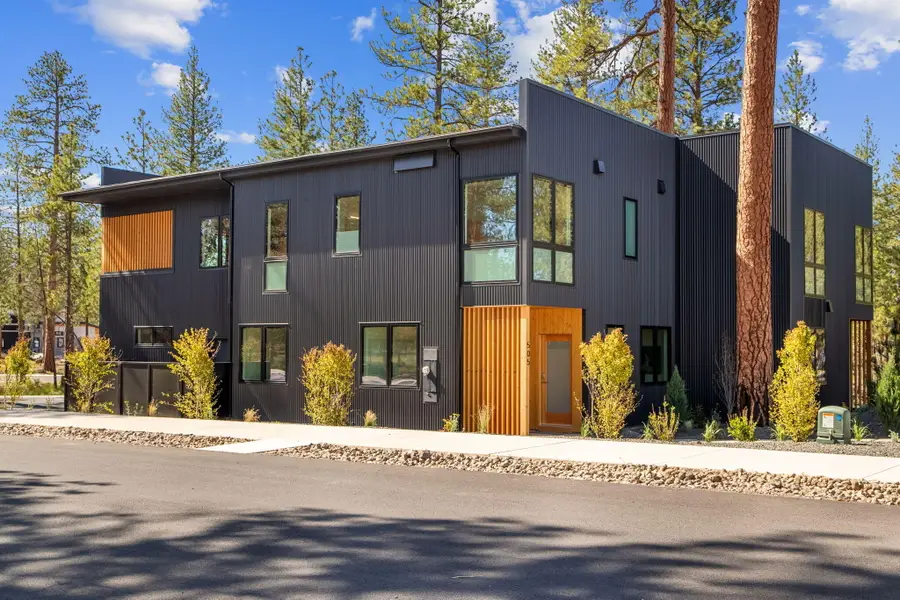 623 W Sisters Park, Sisters, OR 97759 - Image #3