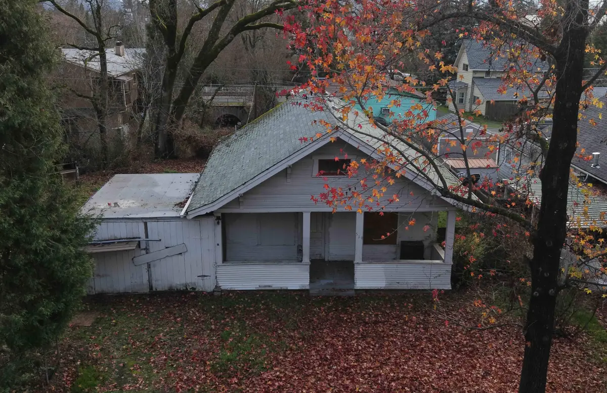 519 NW D, Grants Pass, OR 97526 - Image #1