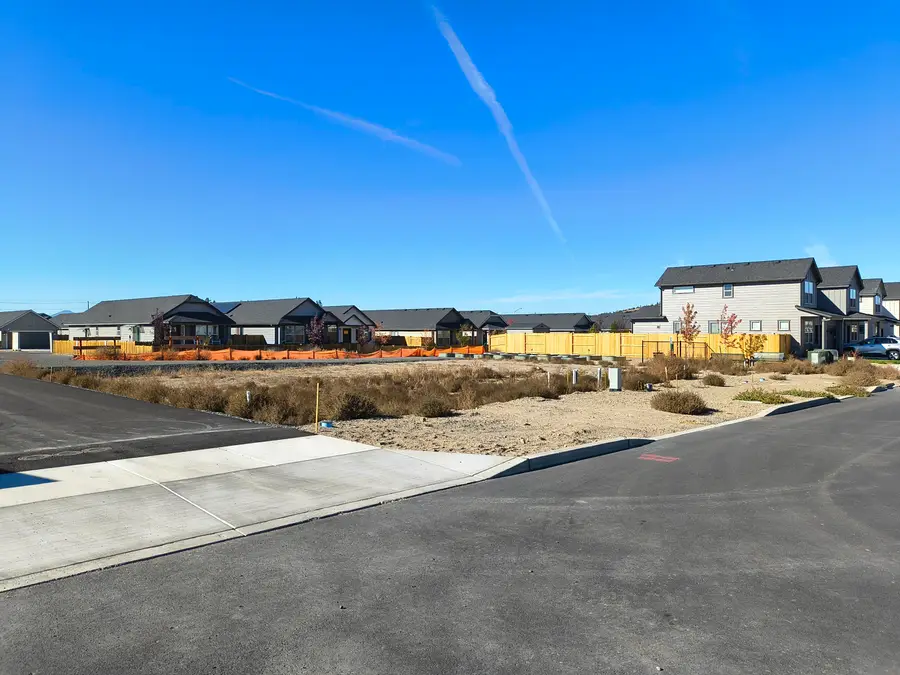 3237 NW 8th, Redmond, OR 97756 - Image #2