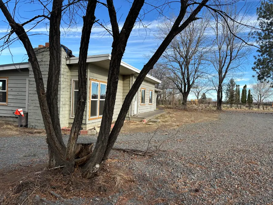 21430 Highway 20, Bend, OR 97701 - Image #2