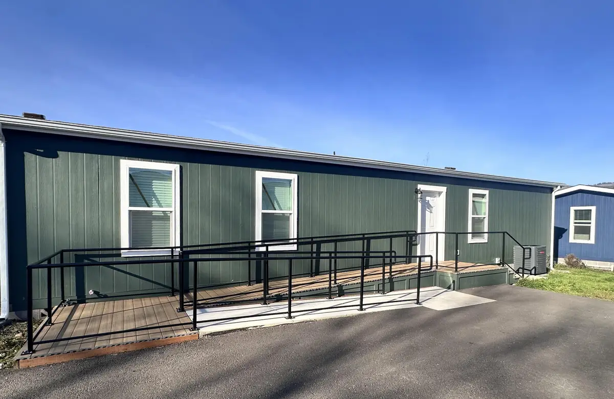 460 Arnos, Talent, OR 97540 - Image #1