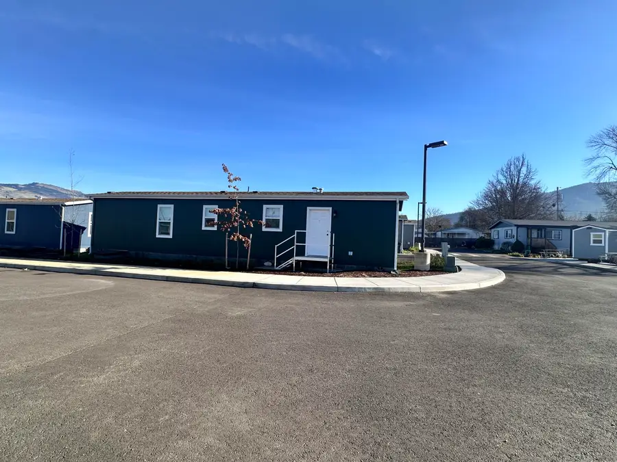 460 Arnos, Talent, OR 97540 - Image #2