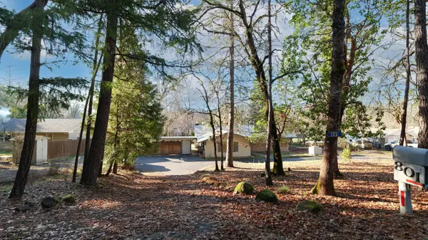 801 Old Ferry, Shady Cove, OR 97539