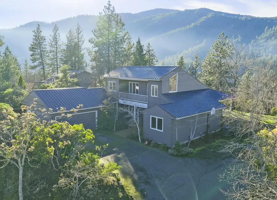 143 Ridge, Ashland, OR 97520 - Image #2