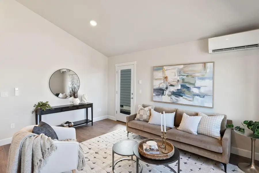 4059 SW Obsidian, Redmond, OR 97756 - Image #2