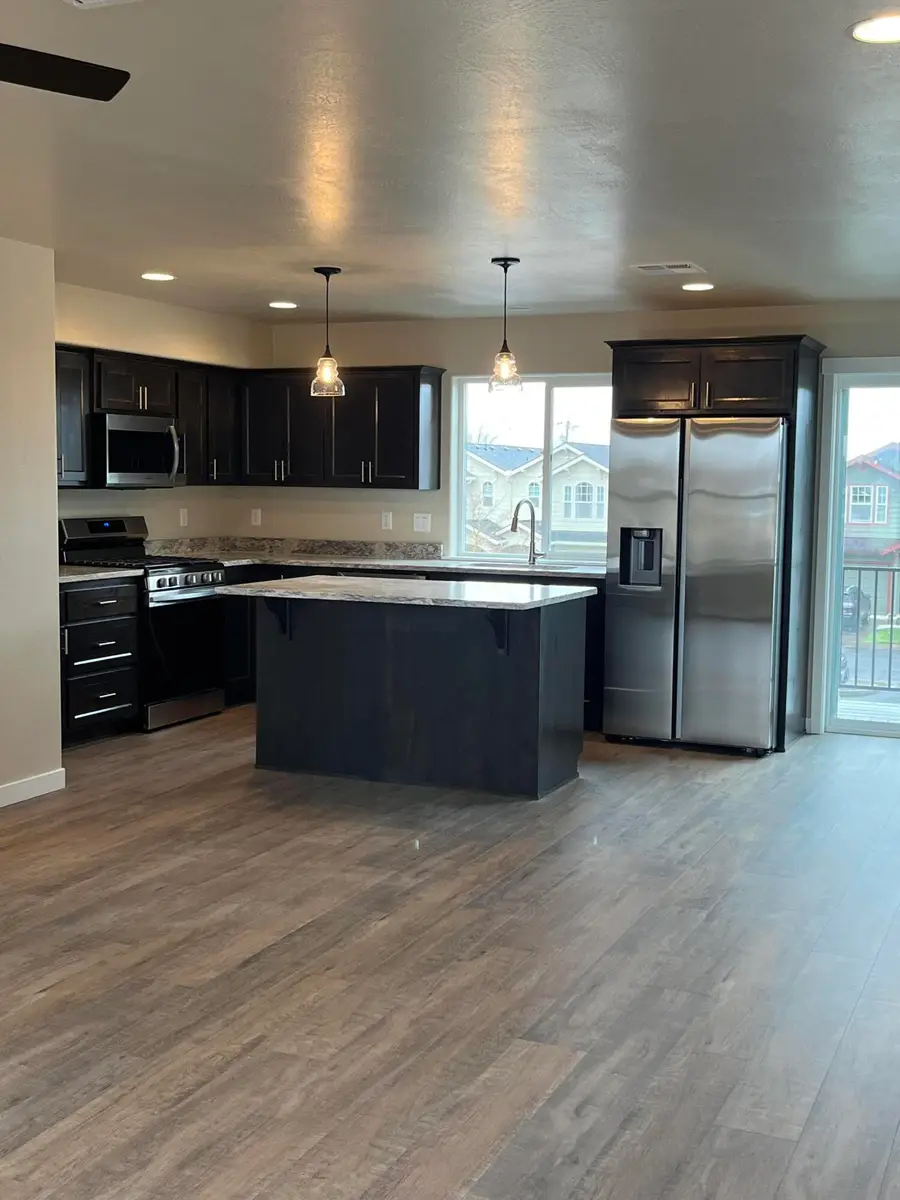 7859 28th, White City, OR 97503 - Image #2