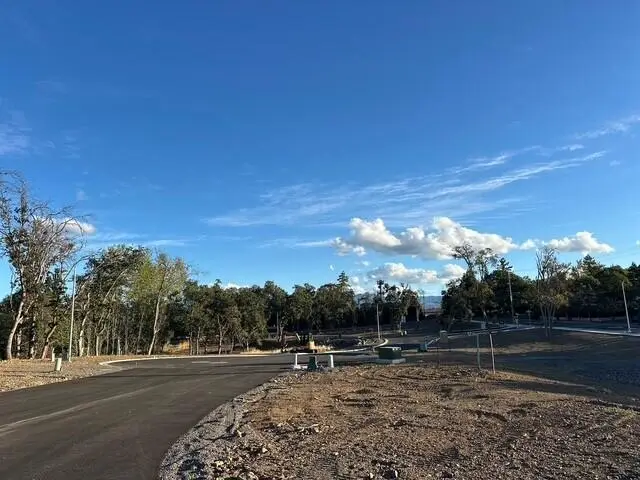 243 Reserve, Medford, OR 97504 - Image #3