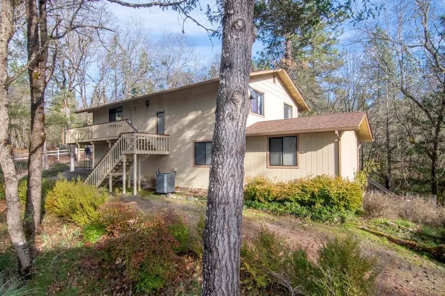 323 Roan, Grants Pass, OR 97526 - Image #3