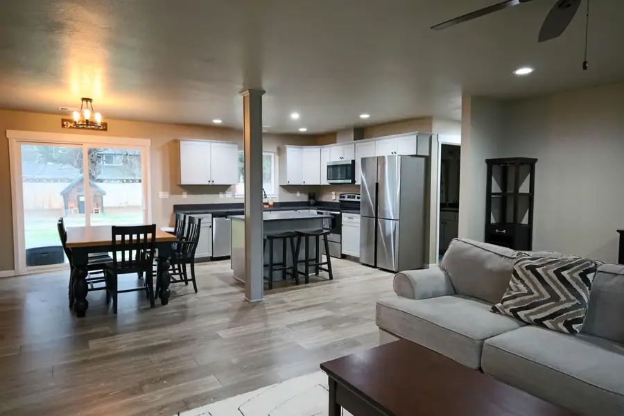 144 SW Susan, Grants Pass, OR 97526 - Image #3