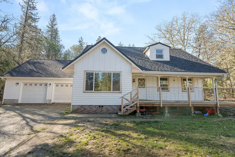 437 Cumberland, Grants Pass, OR 97527 - Image #2