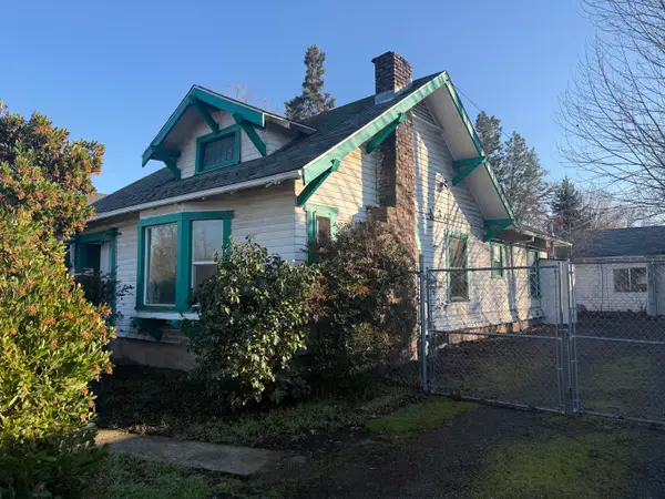 1031 W 10th, Medford, OR 97501