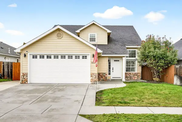 691 Spring Valley, Medford, OR 97501