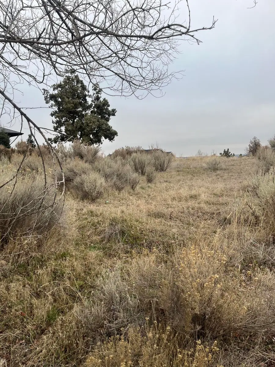 SE Tl1400 Kemper Way, Madras, OR 97741 - #3