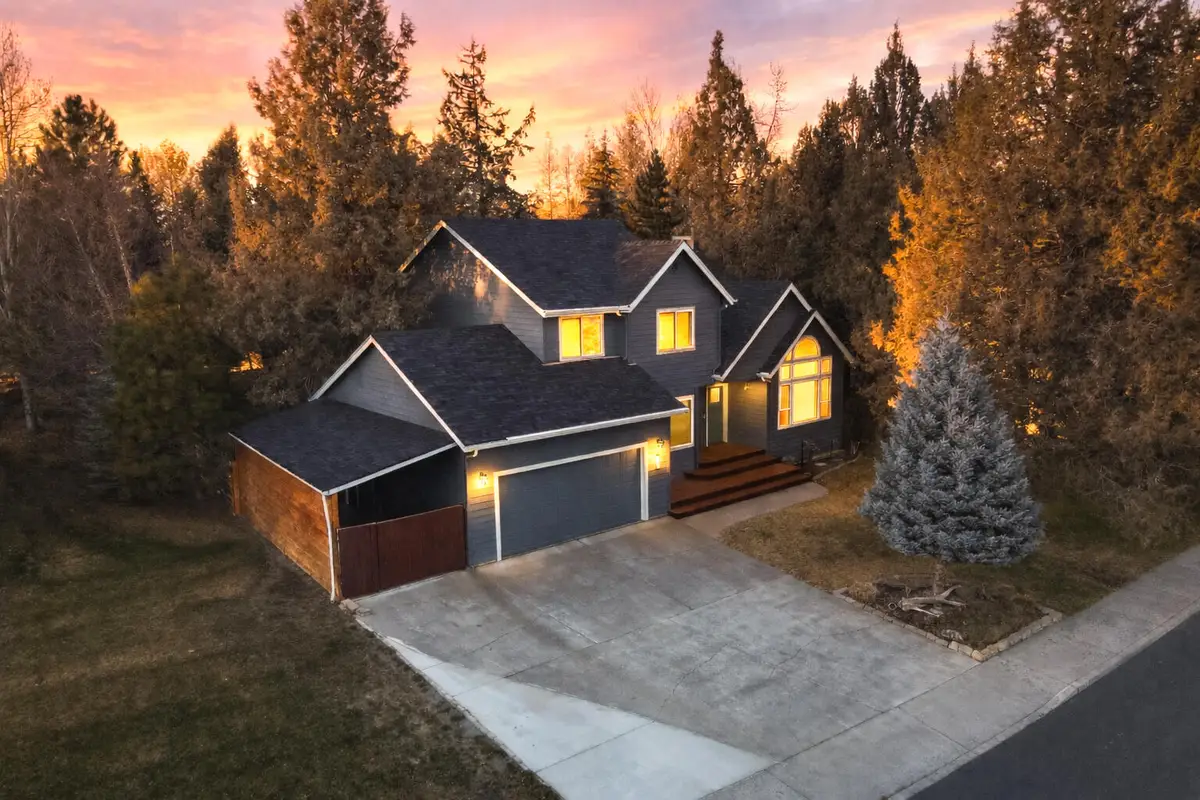 789 SE Airpark, Bend, OR 97702 - Image #1