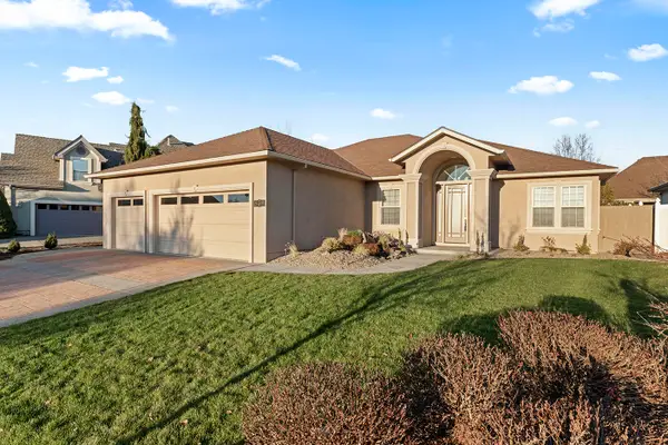 839 St Andrews, Eagle Point, OR 97524