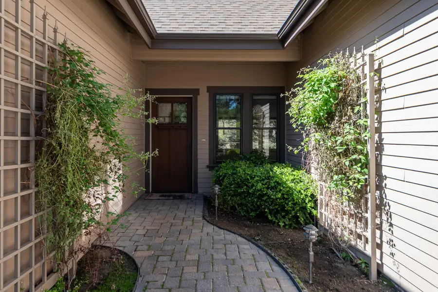 19085 Nw Mt Hood, Bend, OR 97703 - Image #3