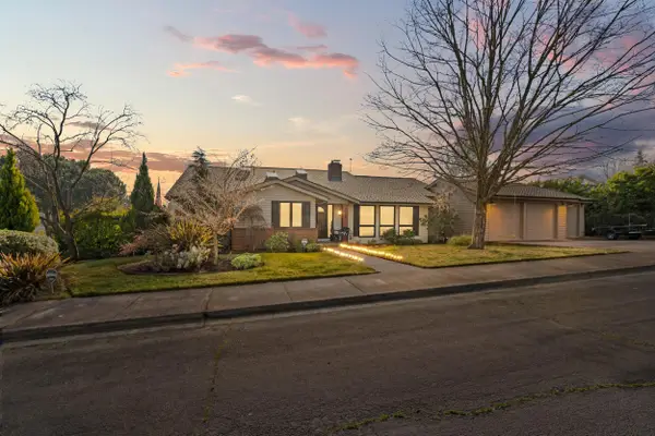 2798 Yvonne, Medford, OR 97504