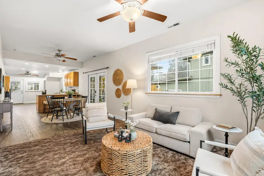 340 SW L, Grants Pass, OR 97526 - Image #2