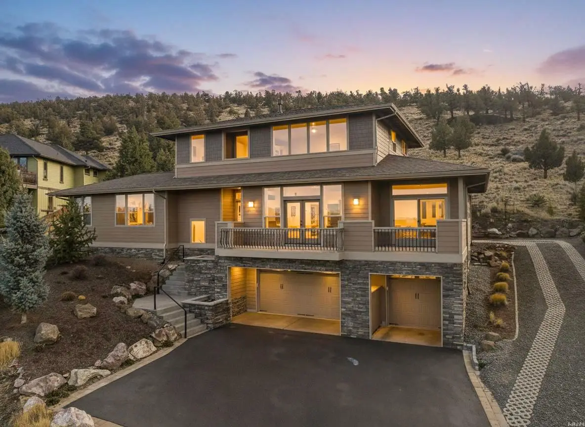 864 Highland View, Redmond, OR 97756 - Image #1