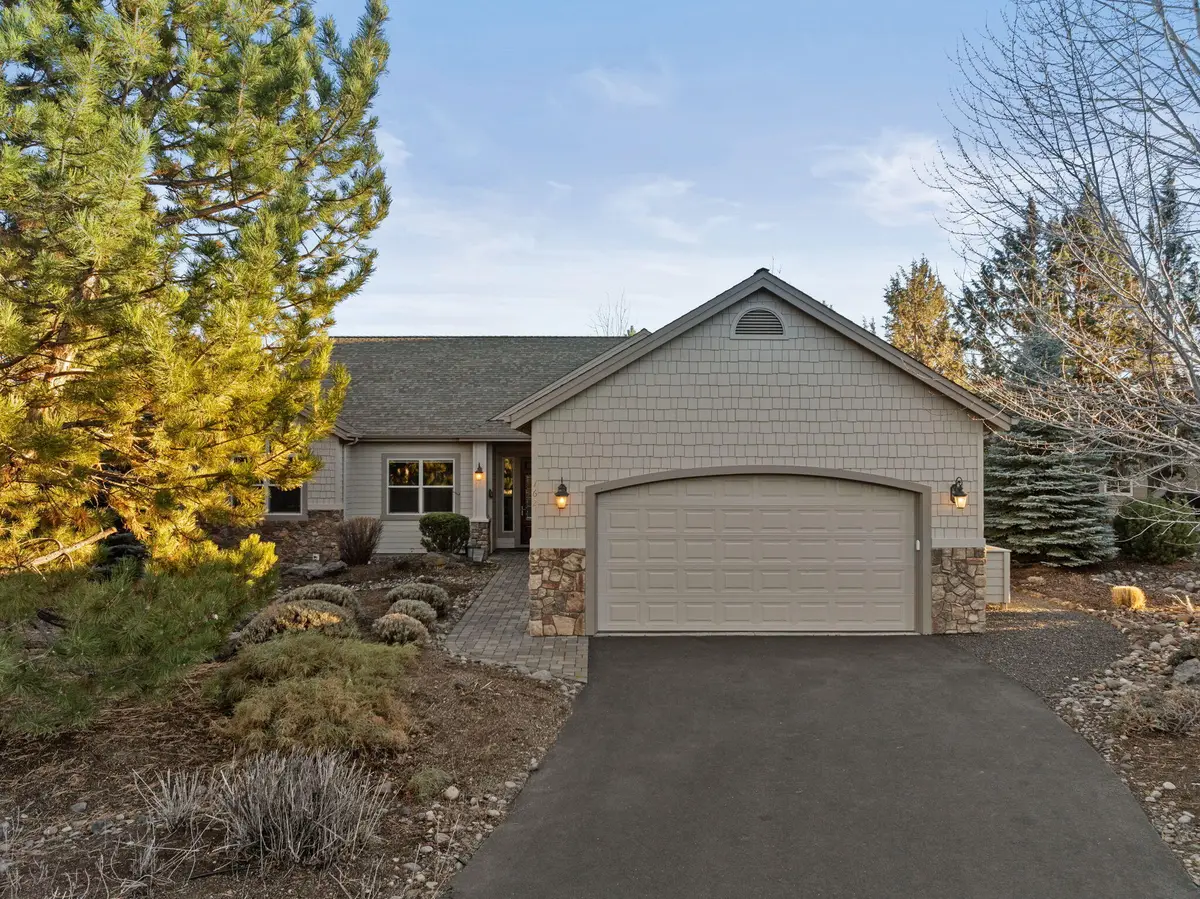 762 Crystal Falls, Redmond, OR 97756 - Image #1
